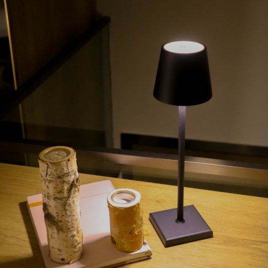Candeeiro de Mesa LED com Design Moderno
